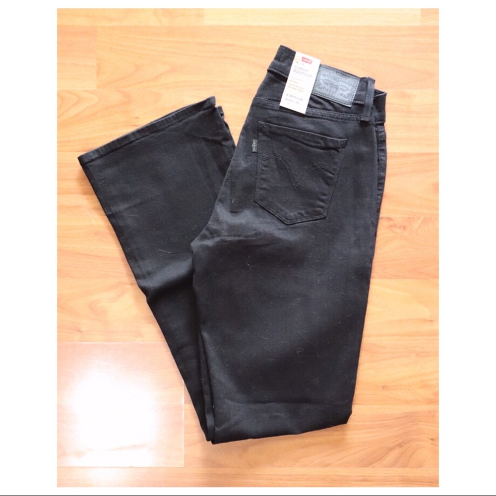 Levi’s Curvy Bootcut Jeans